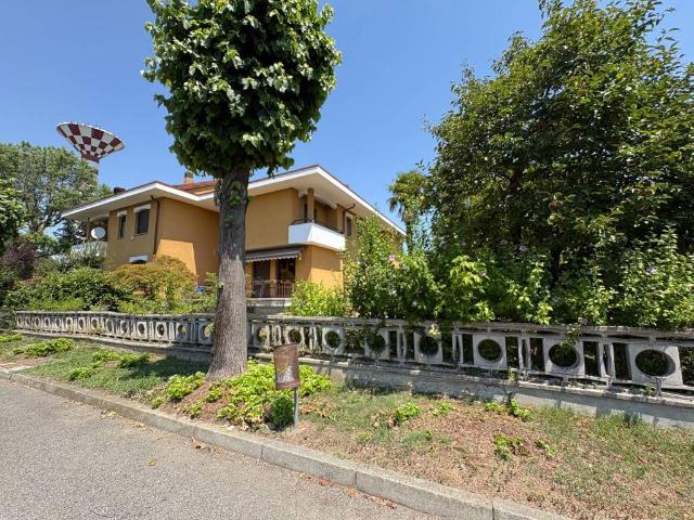 Villa Indipendente in vendita a Piemonte, Vercelli