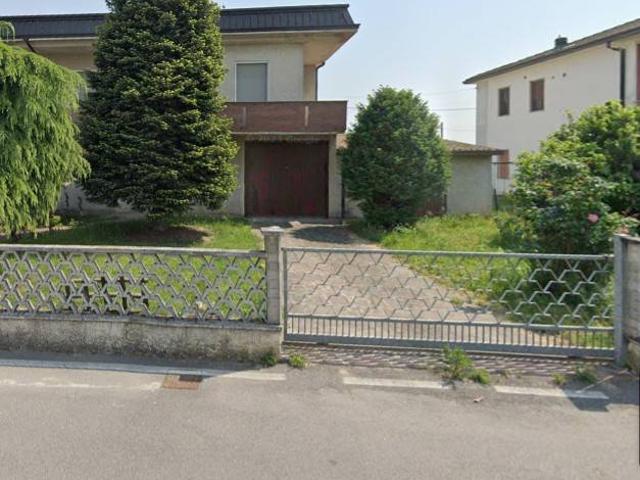 Villa Indipendente in vendita a Salvirola, Lombardia
