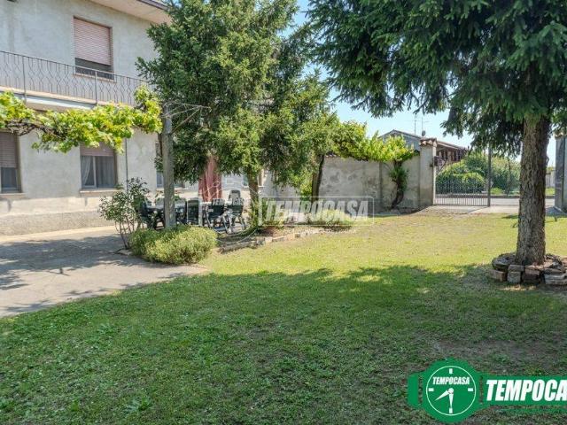 Villa Indipendente in vendita a Salvirola, Lombardia