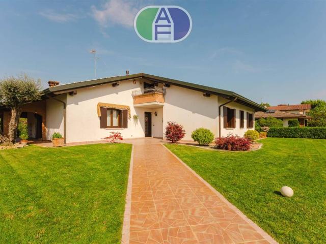 Villa Indipendente in vendita a Salzano, Veneto
