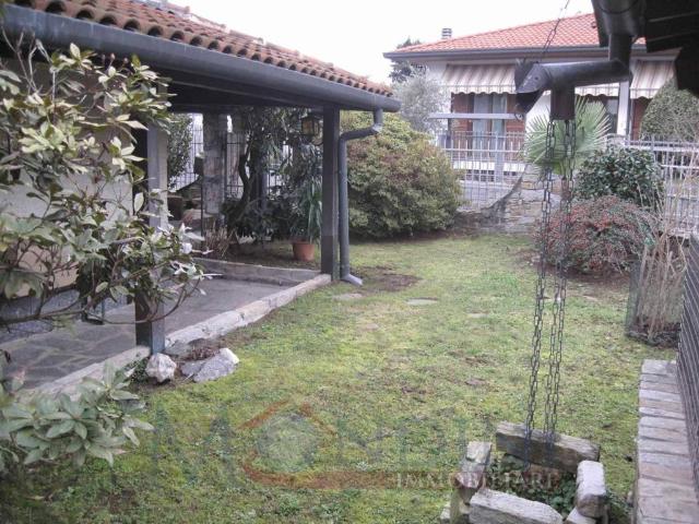 Villa Indipendente in vendita a Cascina Tangitt, Samarate