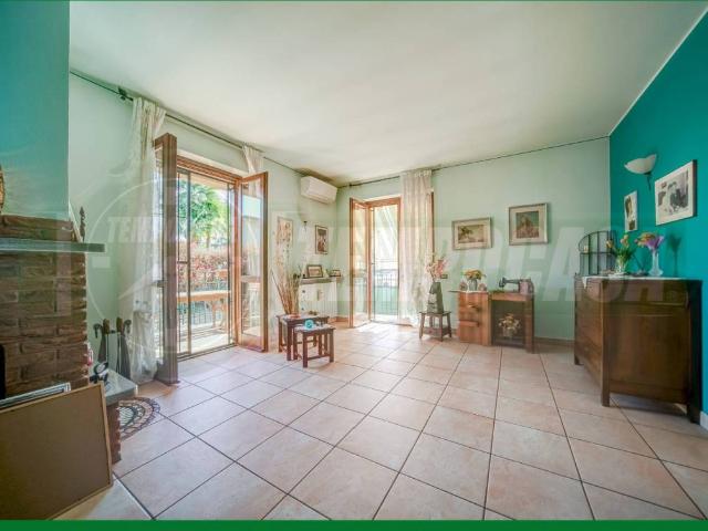 Villa Indipendente in vendita a Samarate, Lombardia