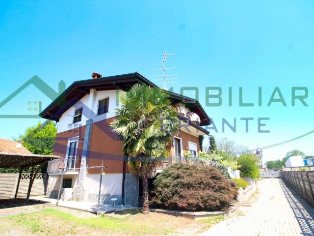 Villa Indipendente in vendita a Cascina Romanetti, Samarate