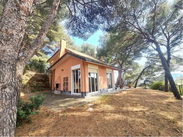 Villa Indipendente in vendita a San Bartolomeo Al Mare, Liguria