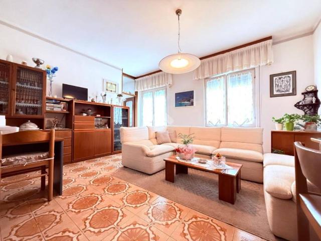 Villa Indipendente in vendita a San Bassano, Lombardia