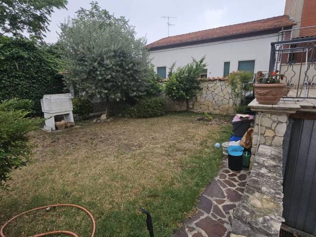Villa Indipendente in vendita a San Benedetto Dei Marsi, Abruzzo