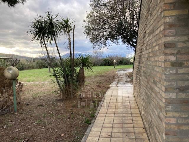 Villa Indipendente in vendita a Agraria, Marche