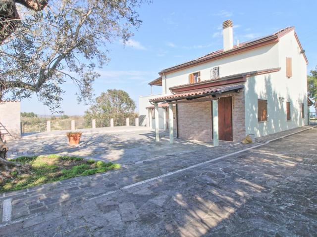 Villa Indipendente in vendita a Santa Lucia, Marche