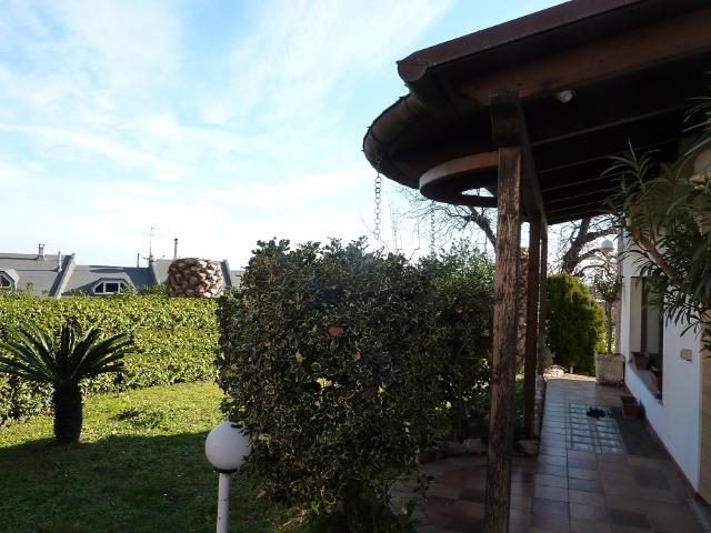 Villa Indipendente in vendita a San Francesco, Marche