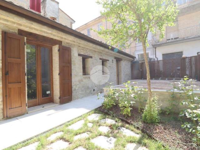 Villa Indipendente in vendita a Albula centro, Marche