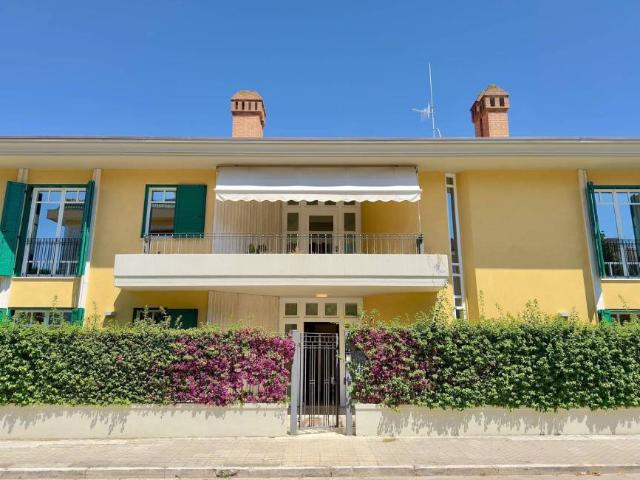 Villa Indipendente in vendita a Sant'Antonio, Marche