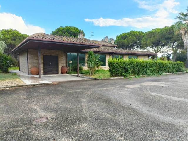 Villa Indipendente in vendita a Agraria, Marche