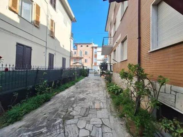 Villa Indipendente in vendita a Marina di sotto, Marche