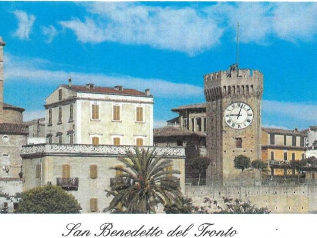 Villa Indipendente in vendita a Paese Alto, Marche