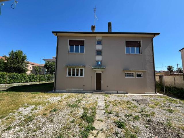 Villa Indipendente in vendita a San Benedetto Po, Lombardia