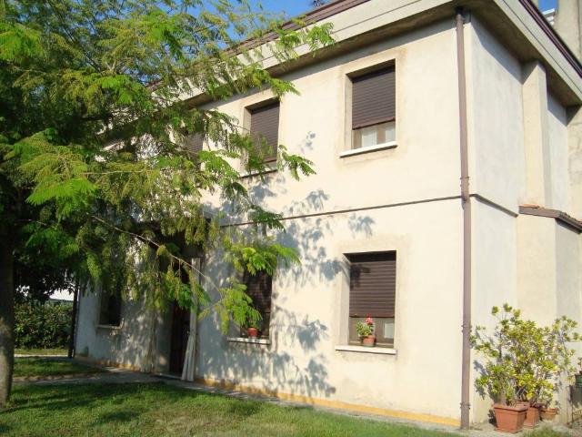 Villa Indipendente in vendita a San Benedetto Po, Lombardia