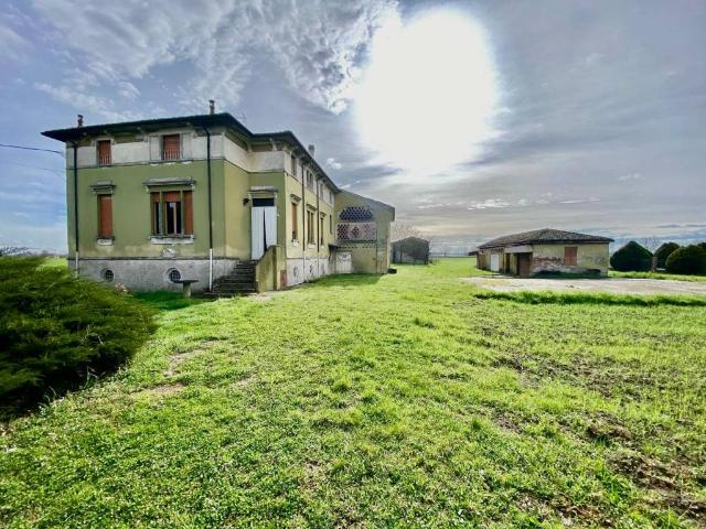 Villa Indipendente in vendita a San Benedetto Po, Lombardia