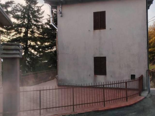 Villa Indipendente in vendita a Unione dell'Appennino Bolognese, San Benedetto Val Di Sambro