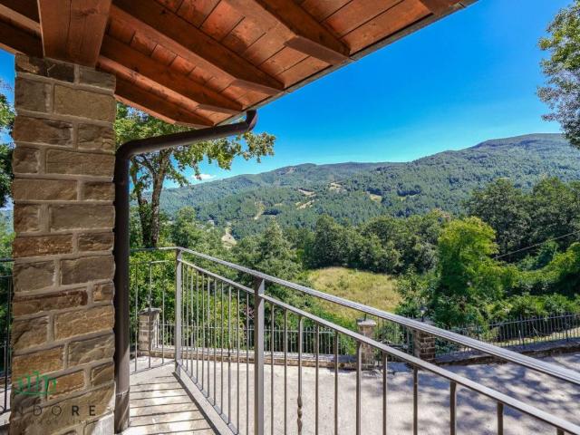Villa Indipendente in vendita a Unione dell'Appennino Bolognese, San Benedetto Val Di Sambro