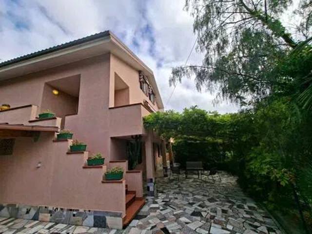 Villa Indipendente in vendita a Vallecrosia, Liguria