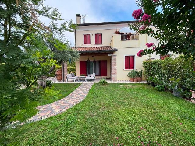 Villa Indipendente in vendita a San Biagio Di Callalta, Veneto