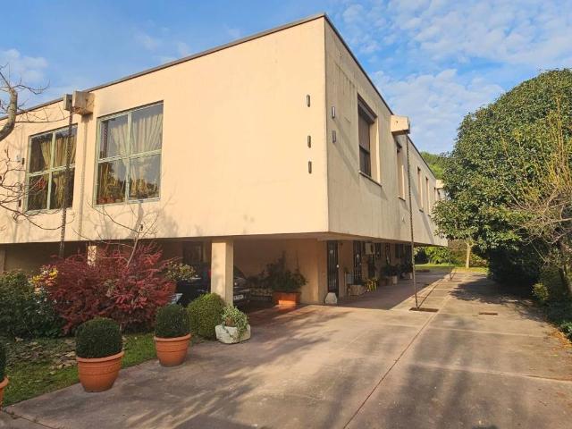 Villa Indipendente in vendita a Prova, San Bonifacio