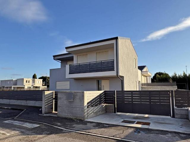 Villa Indipendente in vendita a San Bonifacio, Veneto