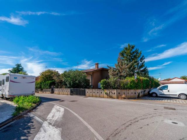 Villa Indipendente in vendita a Begliano, San Canzian d'Isonzo