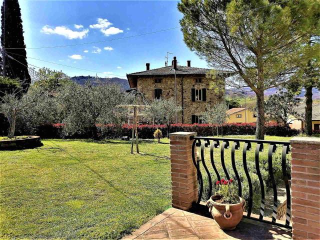 Villa Indipendente in vendita a Fabro, Umbria