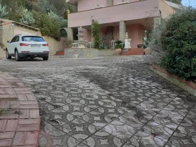 Villa Indipendente in vendita a San Cataldo, Sicilia