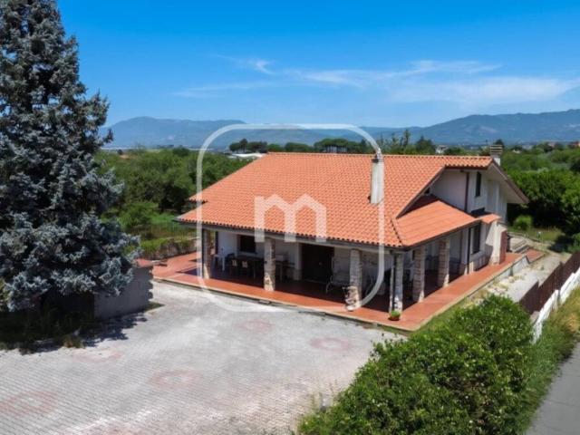 Villa Indipendente in vendita a Zona Industriale Artigianale, Roma Capitale