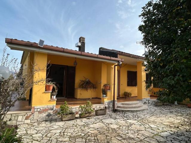 Villa Indipendente in vendita a Colle La Torre, Roma Capitale