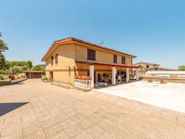 Villa Indipendente in vendita a Roma Capitale, Lazio