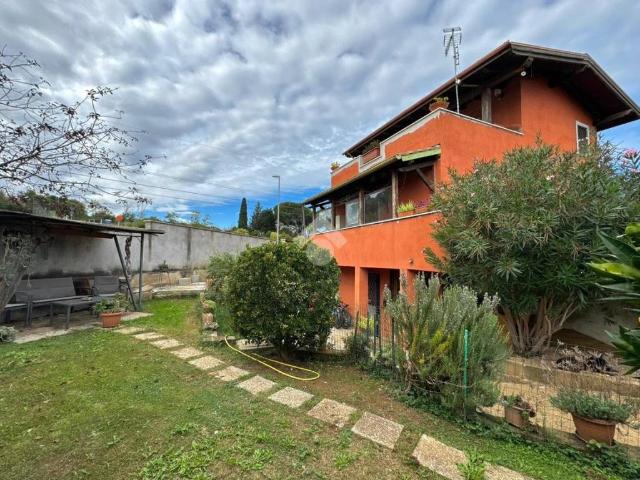 Villa Indipendente in vendita a Roma Capitale, Lazio
