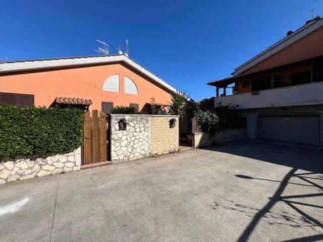 Villa Indipendente in vendita a Roma Capitale, Lazio