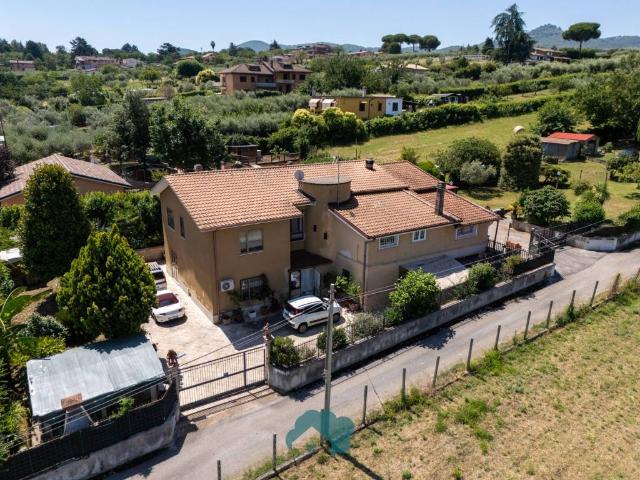 Villa Indipendente in vendita a Roma Capitale, Lazio