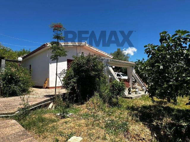 Villa Indipendente in vendita a San Cipirello, Sicilia