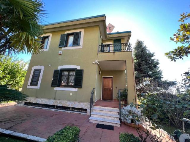 Villa Indipendente in vendita a San Cipriano Picentino, Campania