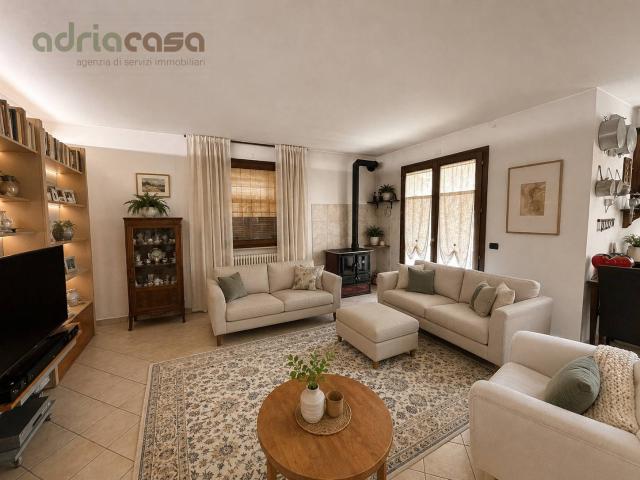 Villa Indipendente in vendita a Sant'Andrea in Casale, San Clemente