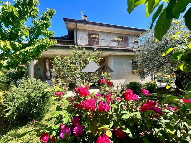 Villa Indipendente in vendita a San Clemente, Reggio Emilia