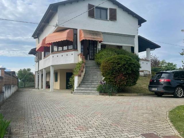 Villa Indipendente in vendita a Piemonte, Asti