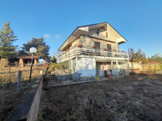 Villa Indipendente in vendita a Piemonte, Asti