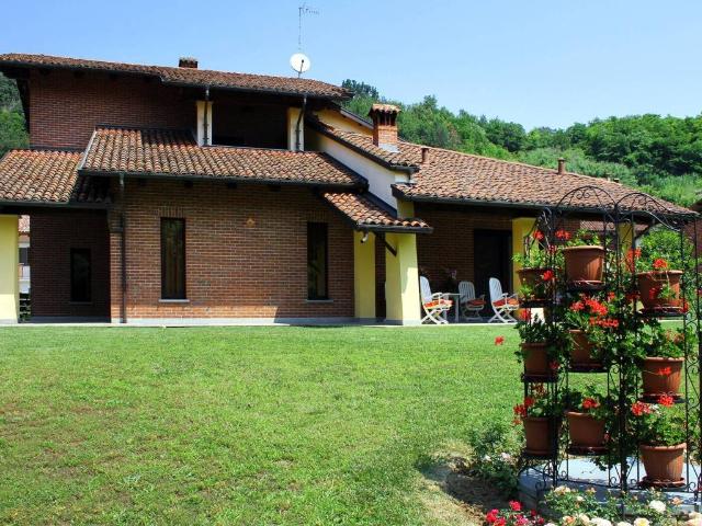 Villa Indipendente in vendita a Piemonte, Asti