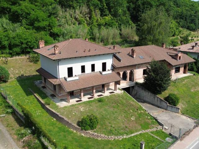 Villa Indipendente in vendita a Piemonte, Asti