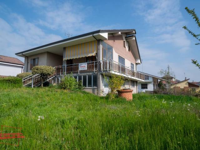 Villa Indipendente in vendita a Piemonte, Asti