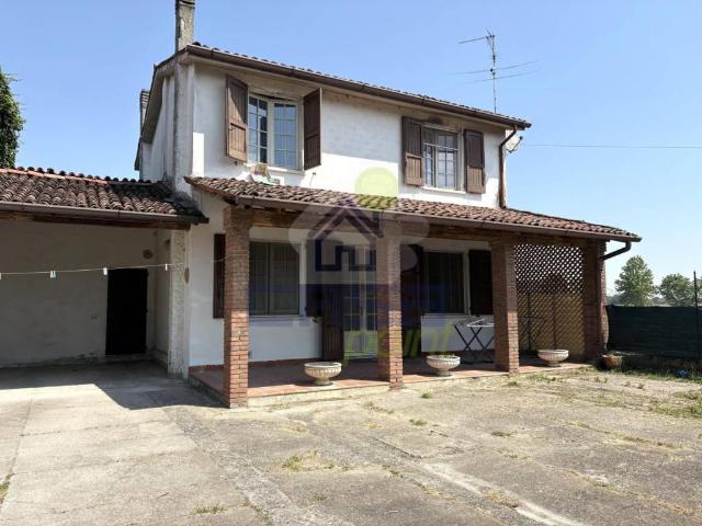 Villa Indipendente in vendita a San Daniele Po, Lombardia