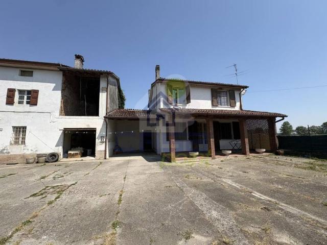 Villa Indipendente in vendita a San Daniele Po, Lombardia