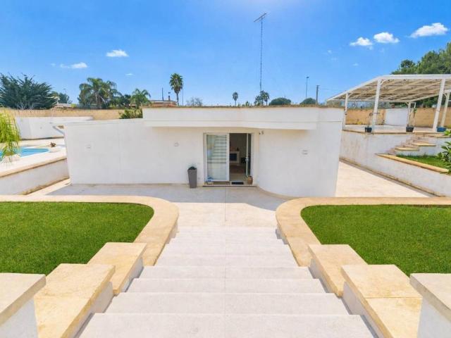 Villa Indipendente in vendita a Puglia, Lecce