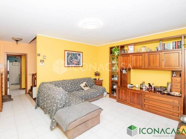 Villa Indipendente in vendita a San Donato Milanese, Lombardia