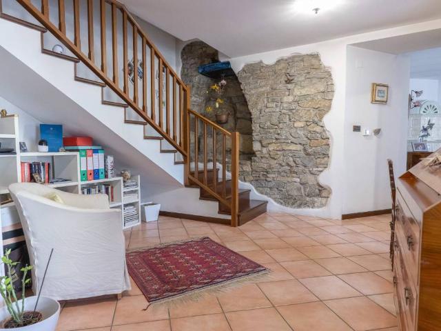 Villa Indipendente in vendita a Log, San Dorligo Della Valle